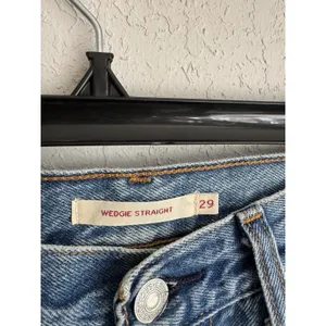 Levi’s Premium Mid Wash Blue Denim Wedgie Straight Leg Jeans Women 29 Distressed thumbnail 4