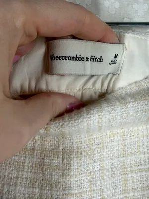 Abercrombie & Fitch Cream Knit‎ High Rise Trouser Shorts thumbnail 4