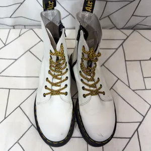 Dr. Martens Jadon Platform Boots Size 8 White Leather Side Zip Lug Sole‎ AW004 thumbnail 10