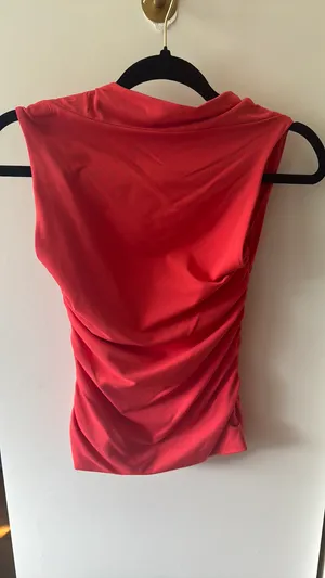 Aritzia Countour Flourish Top  thumbnail 2