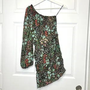 Skylar + Madison One‎ Shoulder Floral Mini Dress Small thumbnail 3