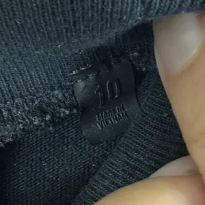 Fear of God Essentials University Crest Black Cotton T-Shirt Size 10 thumbnail 6