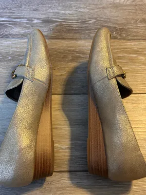 Baretraps Women’s Gold Flats thumbnail 4