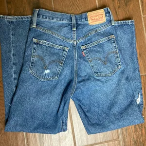 Levi’s Ribcage Straight Ankle Distressed Denim Jeans thumbnail 5