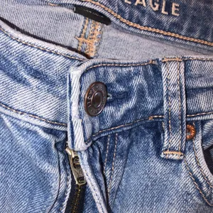 American Eagle MOM jeans size 6 long distressed thumbnail 2