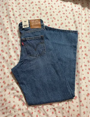 Low Loose Levi’s Jeans thumbnail 3