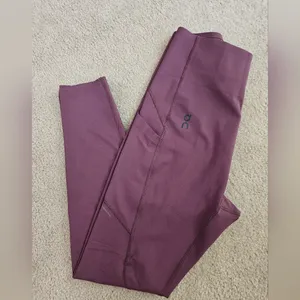 On Leggings thumbnail 5