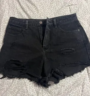 Pretty Little Thing Black Jean Shorts thumbnail 1
