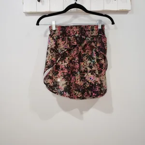 Lululemon Hotty Hot High Rise Skirt Womens 4 Stencil Blossom Running EUC thumbnail 3