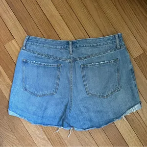 Old Navy Cut Off High Rise Denim Jean Shorts Womens 12 Raw Hem thumbnail 3