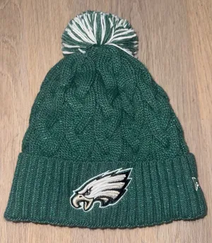 Philadelphia Eagle NFL New Era Green & White Beanie with Bom Bom - OS thumbnail 1