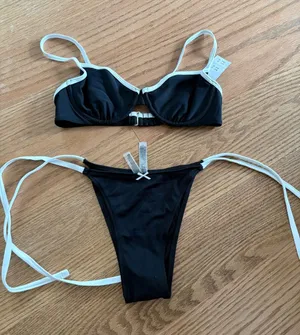 Abercrombie Black and White Contrast Underwire Bikini Set thumbnail 1