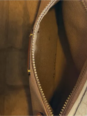 Coach Soft Pebbled Leather
Camera Bag CC386 Chalk Cream thumbnail 10