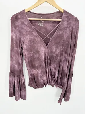 American Eagle Tie Dye‎ Boho Top Sz XS Purple Festival Hippie Gypsy Bell Sleeve thumbnail 1
