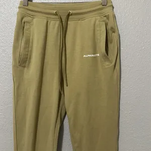 Alphalete Womens Core Joggers size M with 2 zipper pockets, activewear gym, ✨❤️ thumbnail 6