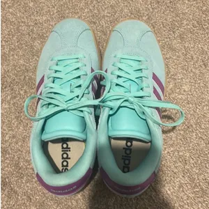 Adidas Women's Mint Green Casual Sneakers with Purple Accent thumbnail 2