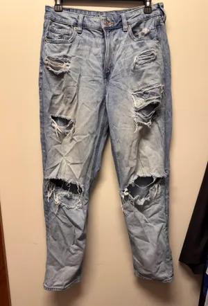 American Eagle Outfitters Jeans Mom Ripped thumbnail 1