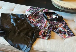 NWT Victoria’s Secret Gold Label Deadstock Two Piece Pajama Set Size Medium thumbnail 1