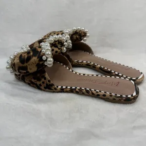 Betsey Johnson Womens Leopard Print Pearl Bow Square Toe Flat Slide‎ Sandals 5 thumbnail 9