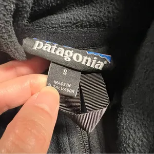 PATAGONIA Micro D® Full Zip Black Branded Fleece Pullover Women's Size Small EUC thumbnail 3