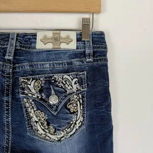 Miss Me Jeans Capri Mid Rise Raw Hem Logo Embellished Festival thumbnail 7