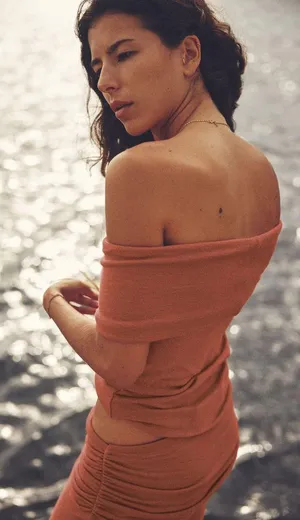 Zara NWT STRAPLESS TOP in Terracotta. Size Small thumbnail 1