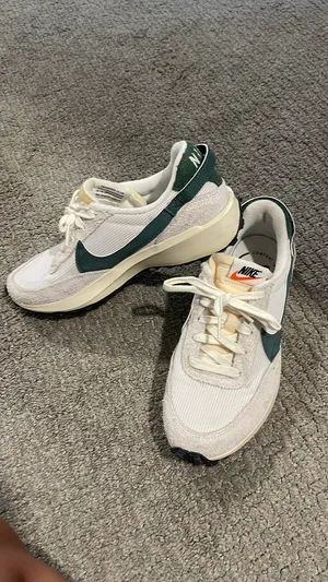 Nike Waffle Debut Shoes thumbnail 2