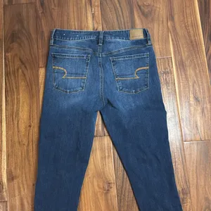 American Eagle distressed skinny jeans. thumbnail 3