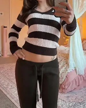 Super cute vintage striped knit top in black and white #y2kfashion #stripedtop thumbnail 1