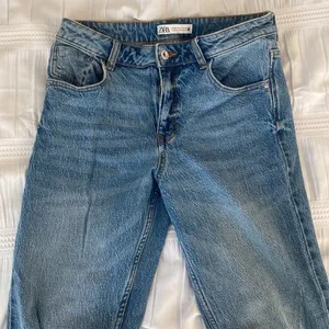 Zara flared ripped jeans thumbnail 3