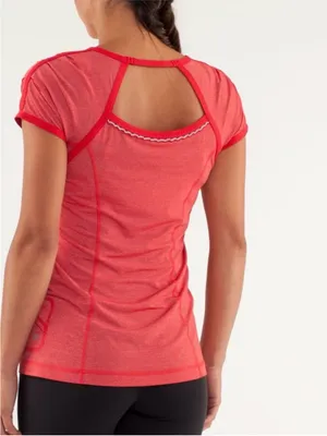 lululemon athletica Team Spirit Tech Short Sleeve Shirt Size 2 thumbnail 2