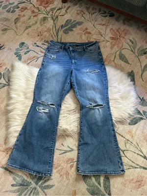 AMERICAN EAGLE Curvy Super High Rise Flare Jean thumbnail 3