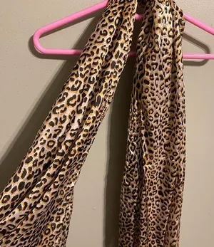 Leopard print scarf thumbnail 1