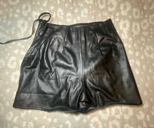Boutique local  skirt thumbnail 2