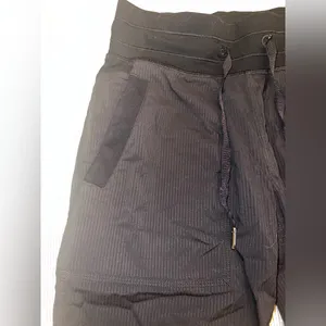 Lululemon Dance Studio Pants | Size 2‎ |Cropped with a 14" inseam thumbnail 8
