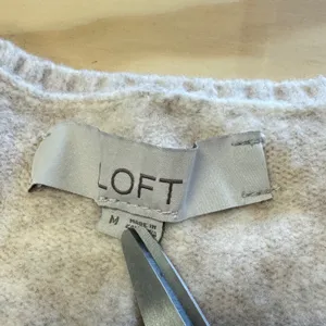LOFT Womens V-Neck Seamed Drop Shoulder Sweater Beige Marl Size Med Neutral Fall thumbnail 6