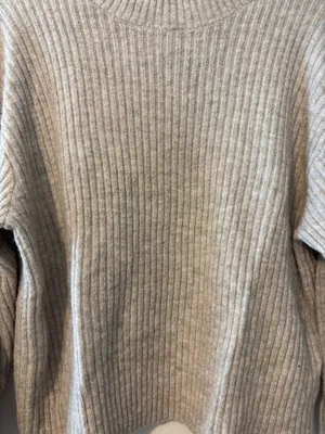 H&M Sweater thumbnail 3