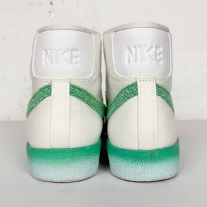 Nike Blazer Mid 77 Green Fade High Top Lace Up Sneakers Green White Women Size 6 thumbnail 3