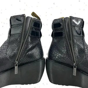 Dr. Martens Caitlin Black Reptile Snakeskin Wedge Buckles Ankle Boots Size 6 thumbnail 10