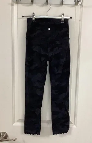 Lululemon Scalloped Leggings thumbnail 2