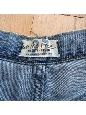 We The Free Distressed Denim Jean Shorts Size 27 thumbnail 2