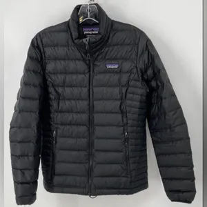 Patagonia Women’s Black Puffer Jacket Size Small thumbnail 1