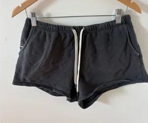 Vuori Halo Essential Shorts Charcoal Gray Organic Cotton Drawstring Medium thumbnail 1