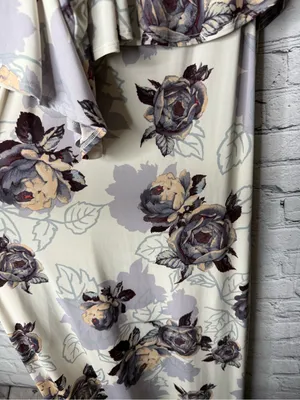 Sugar lips Floral Cold-Shoulder Maxi Dress in Cream and Gray thumbnail 8