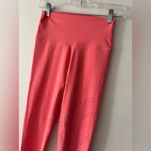 NWOT Offline By Aerie Goals Lasercut 7/8 Hi Rise‎ Pink Real Good Leggings thumbnail 4