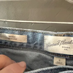 Universal Thread 90s Baggy Distressed‎ High Rise Jeans Light Wash Blue Size 4 thumbnail 5