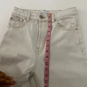 Zara Cream Wide Leg Jeans Size 4 High Rise Raw Hem Minimalist Denim thumbnail 8