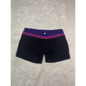 Lululemon Groove shorts 6 purple waist band thumbnail 3