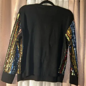 NWT Oliver.O Size M Sequined V Neckline Sweater Black Size M thumbnail 7