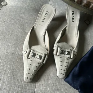 Prada Creme Suede Pointed Toe Kitten Heels Size 37.5 thumbnail 2